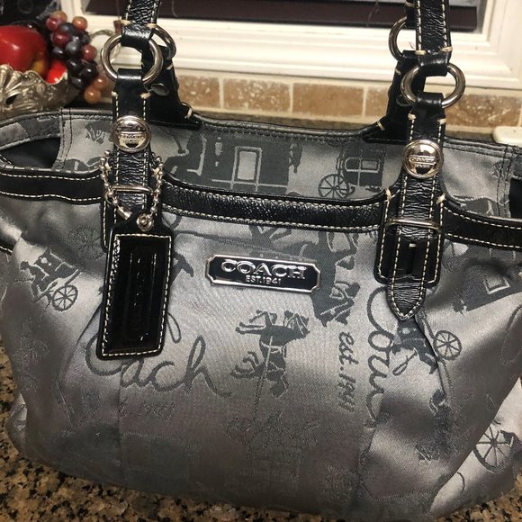 Coach Horse &Carriage East West Tote F16563* RARE - Picture 12 of 12